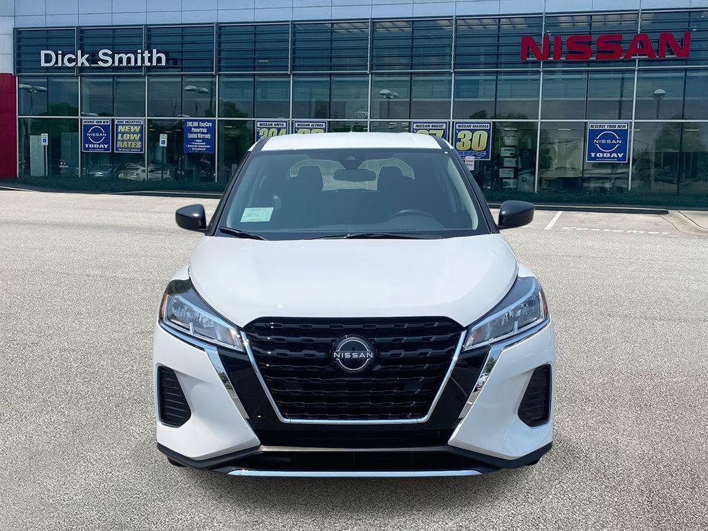new 2025 Nissan Kicks Play car, priced at $23,850