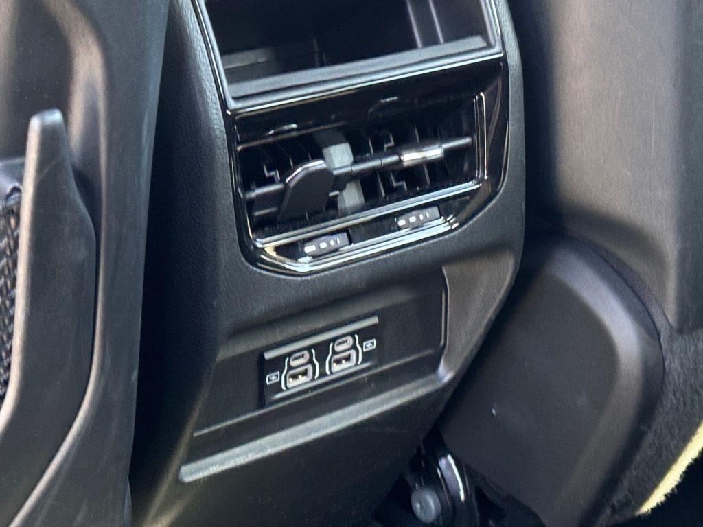 used 2024 Jeep Grand Cherokee car, priced at $27,995