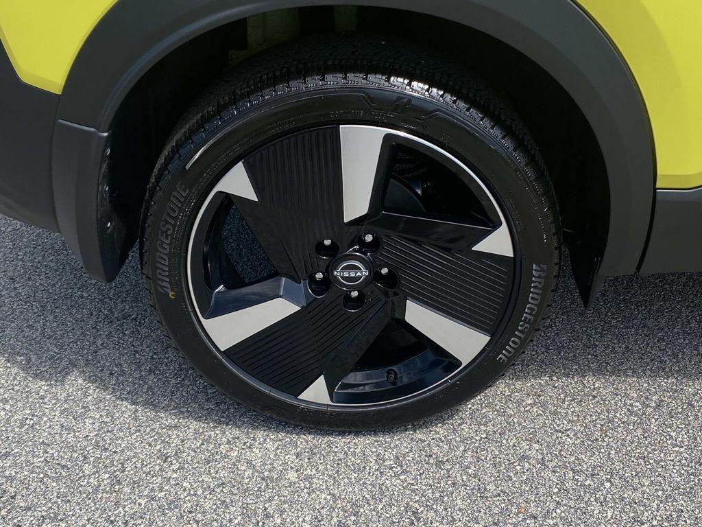 new 2025 Nissan Kicks car, priced at $29,250