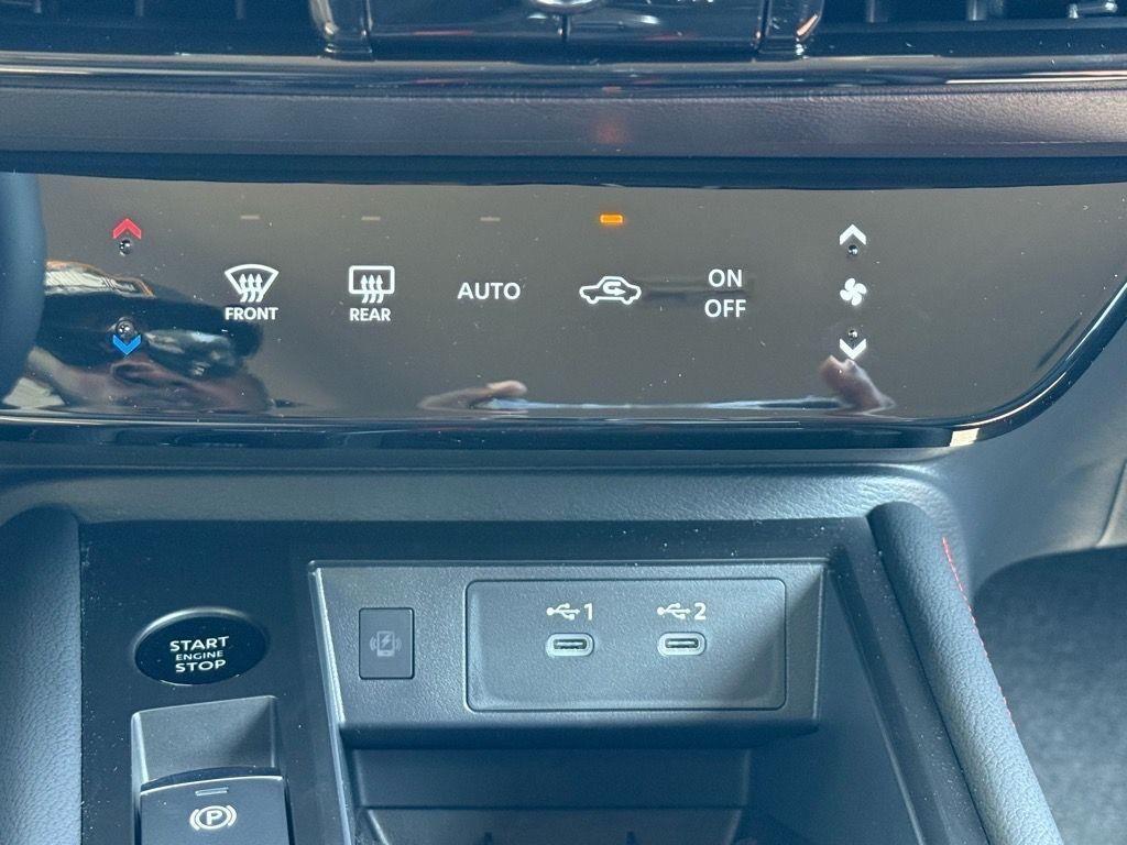 new 2025 Nissan Kicks car, priced at $29,234