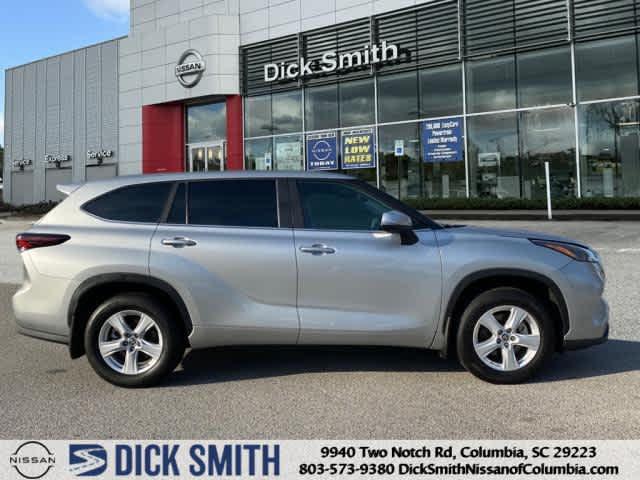 used 2024 Toyota Highlander car, priced at $36,995