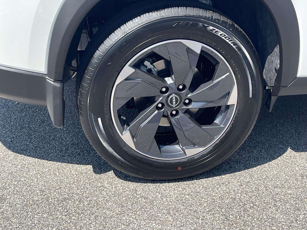new 2026 Nissan Rogue car, priced at $33,050