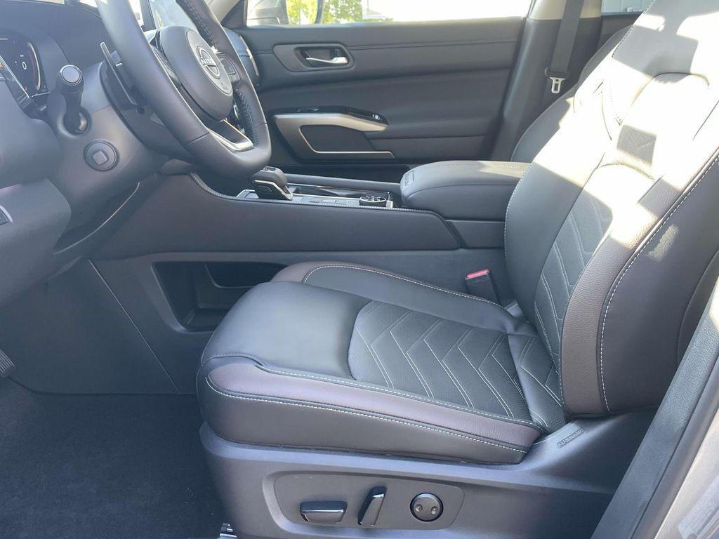 new 2025 Nissan Pathfinder car, priced at $53,395