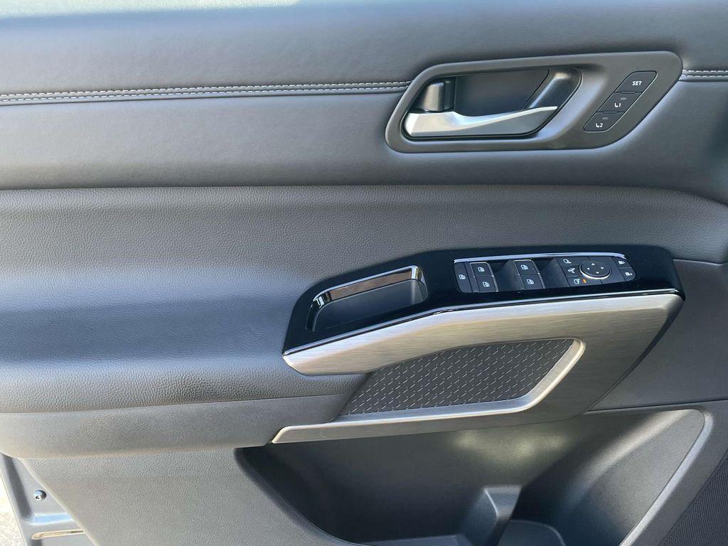 new 2025 Nissan Pathfinder car, priced at $53,395