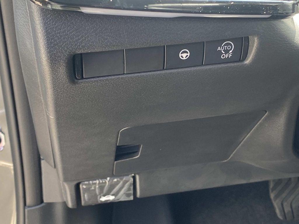 new 2025 Nissan Kicks car, priced at $29,170