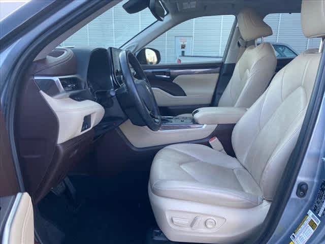 used 2020 Toyota Highlander car, priced at $32,380