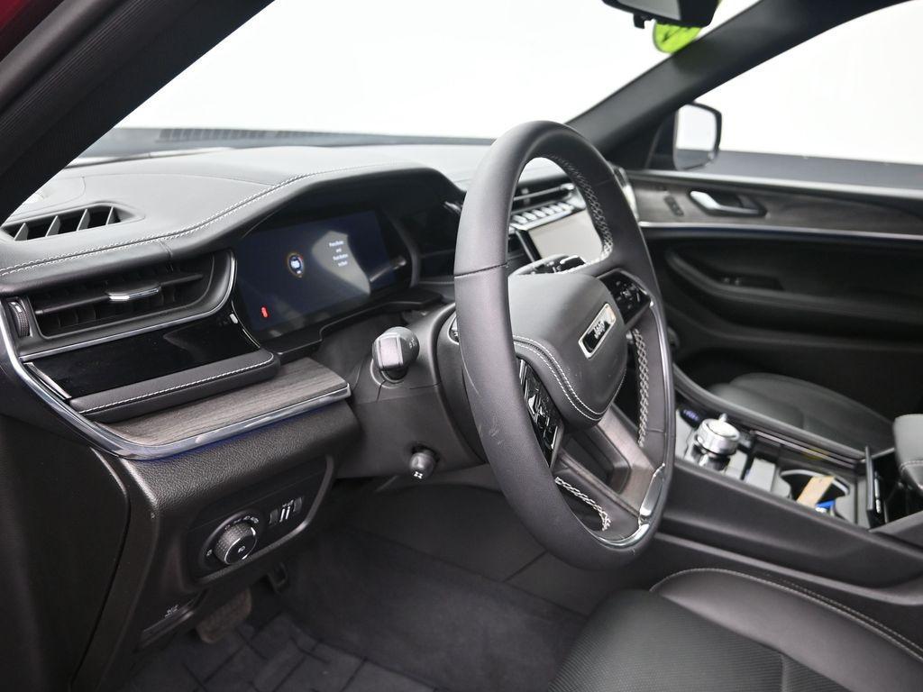 used 2023 Jeep Grand Cherokee car, priced at $39,000