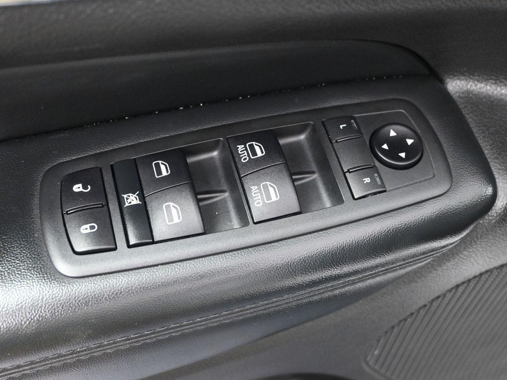 used 2020 Jeep Grand Cherokee car, priced at $20,000