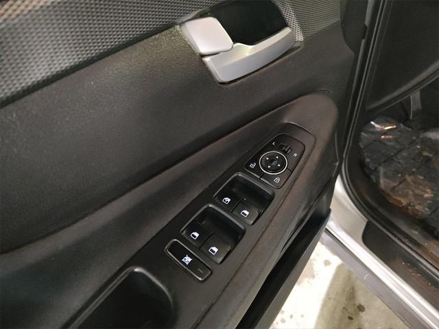 used 2020 Hyundai Santa Fe car, priced at $15,500