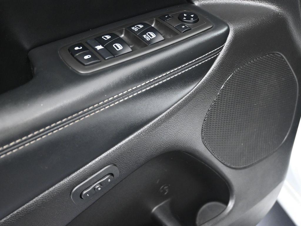 used 2021 Jeep Grand Cherokee car, priced at $19,000