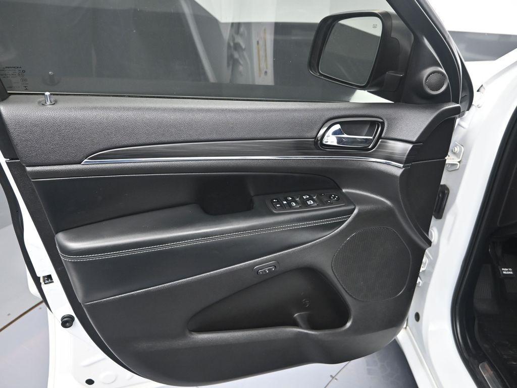 used 2021 Jeep Grand Cherokee car, priced at $19,000