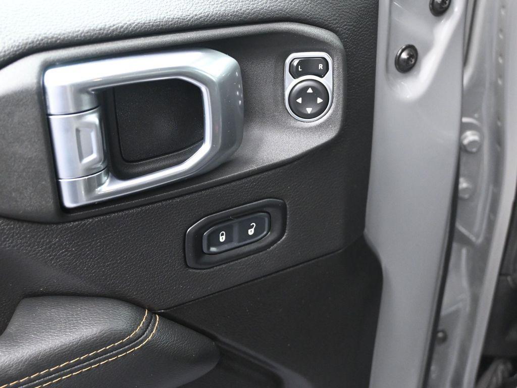 used 2023 Jeep Gladiator car, priced at $38,000