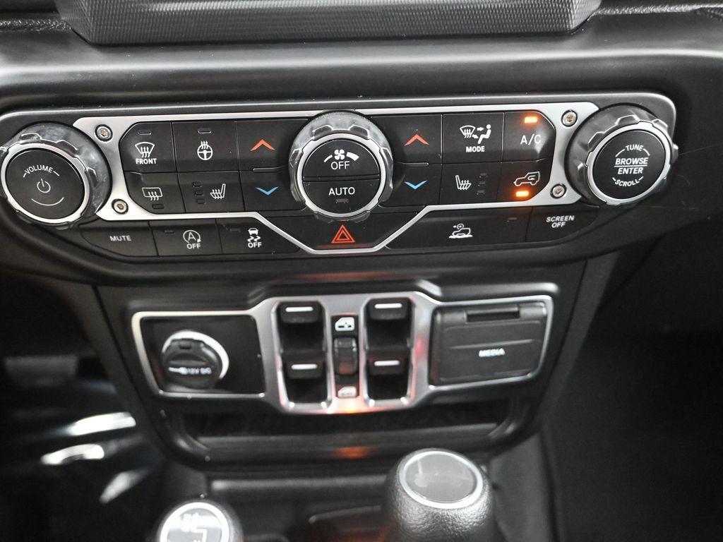 used 2022 Jeep Wrangler Unlimited car, priced at $31,000