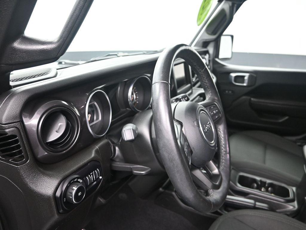 used 2022 Jeep Wrangler Unlimited car, priced at $31,000