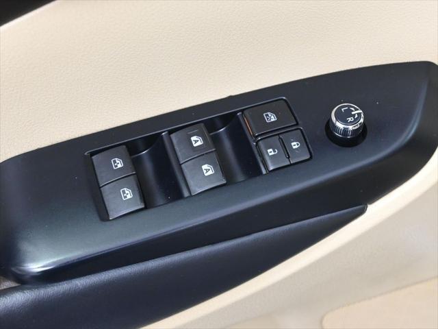 used 2019 Toyota Highlander car, priced at $26,000