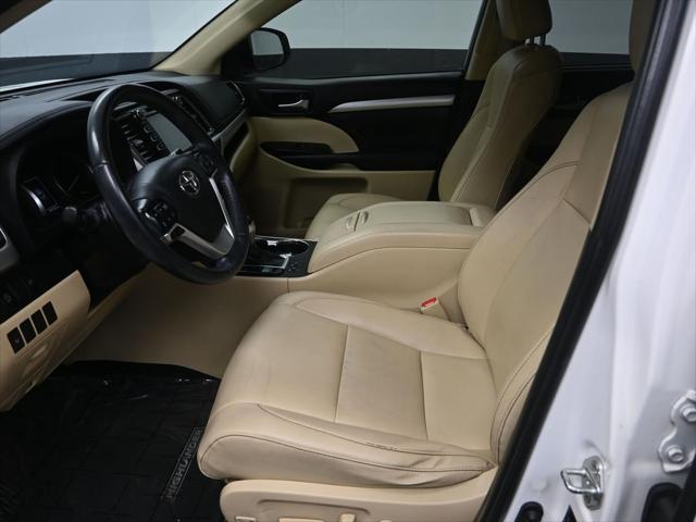 used 2019 Toyota Highlander car, priced at $26,000
