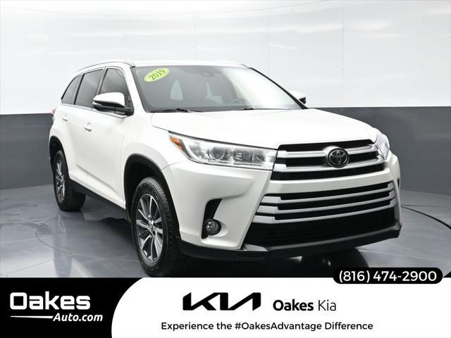 used 2019 Toyota Highlander car, priced at $26,000