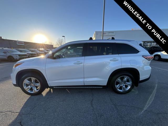 used 2015 Toyota Highlander car, priced at $16,500