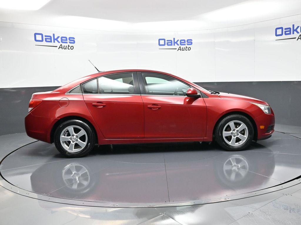 used 2014 Chevrolet Cruze car, priced at $9,000