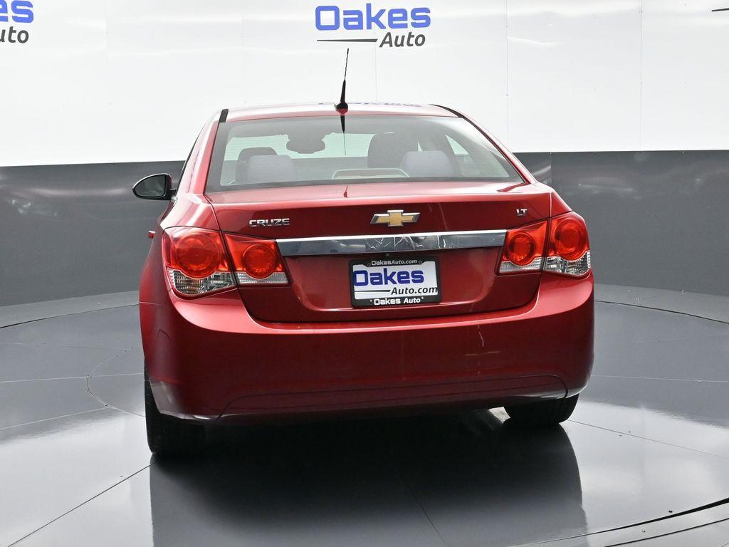 used 2014 Chevrolet Cruze car, priced at $9,000