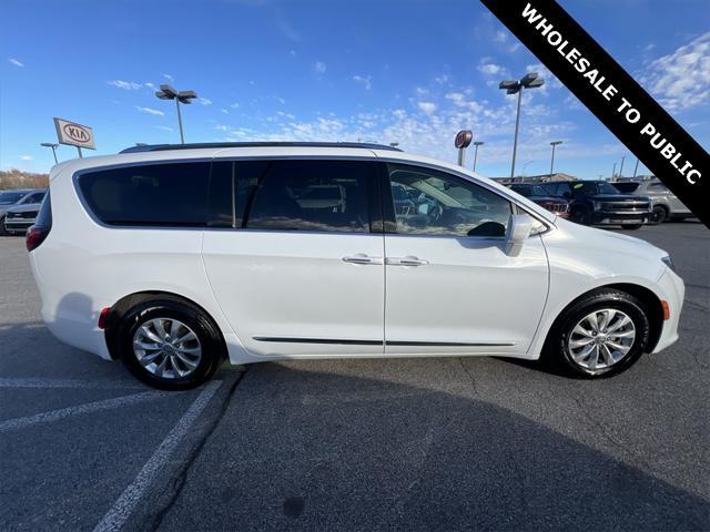 used 2018 Chrysler Pacifica car, priced at $14,500