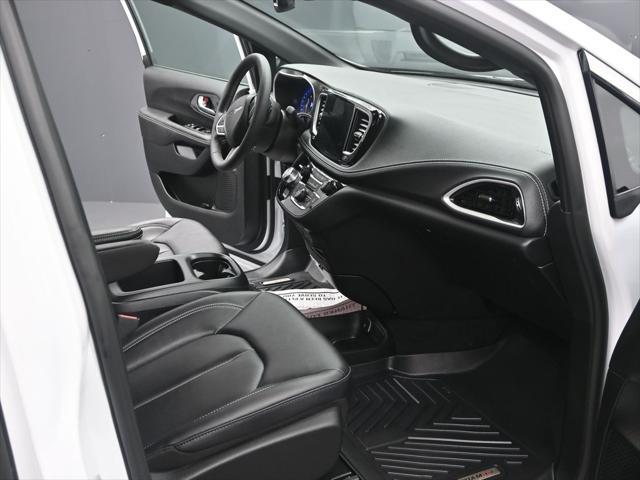 used 2025 Chrysler Pacifica car, priced at $38,000