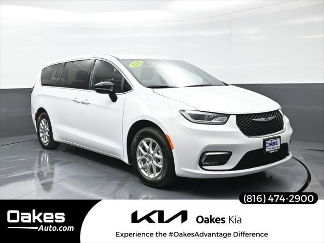 used 2025 Chrysler Pacifica car, priced at $38,000