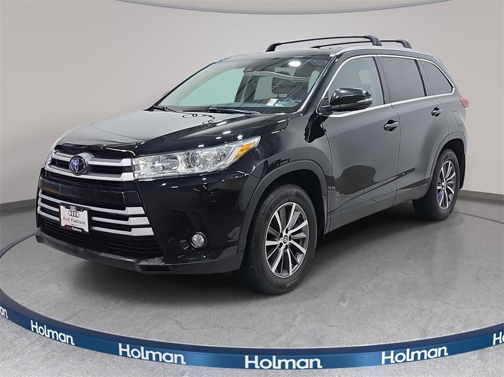 used 2019 Toyota Highlander car, priced at $29,465