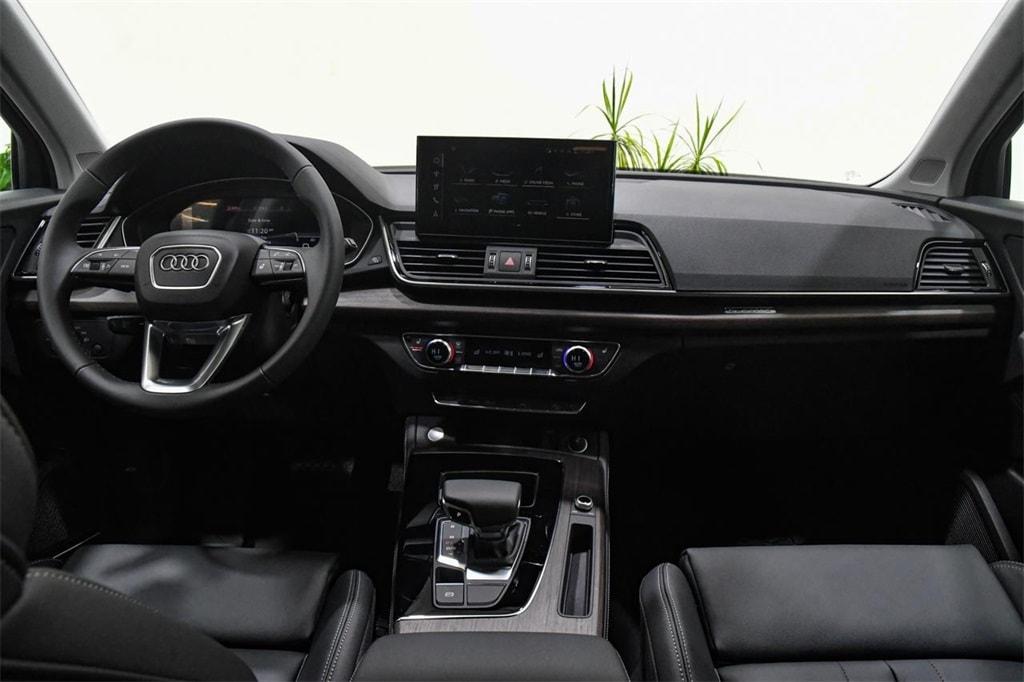 new 2025 Audi Q5 car, priced at $59,730