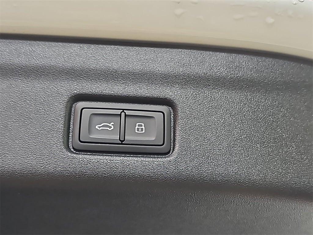 new 2025 Audi Q6 e-tron car, priced at $76,330