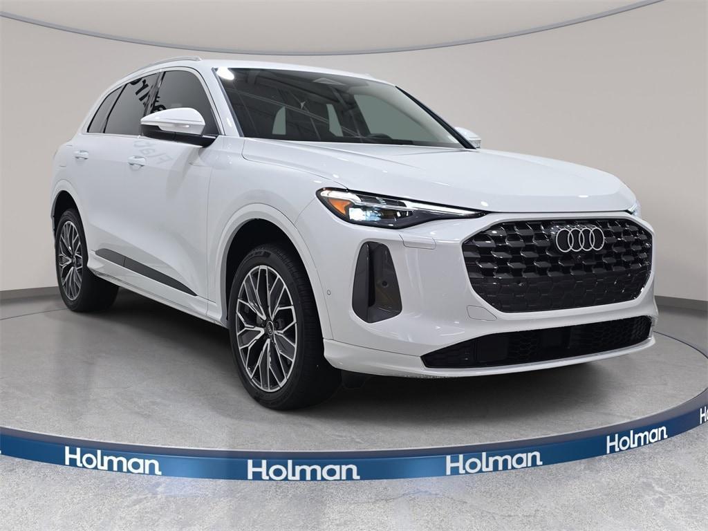 new 2025 Audi Q5 car, priced at $61,670