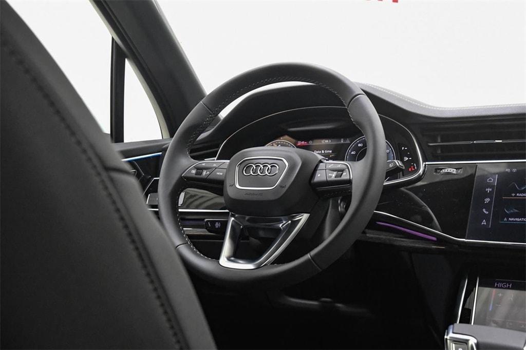 new 2025 Audi Q7 car, priced at $78,445