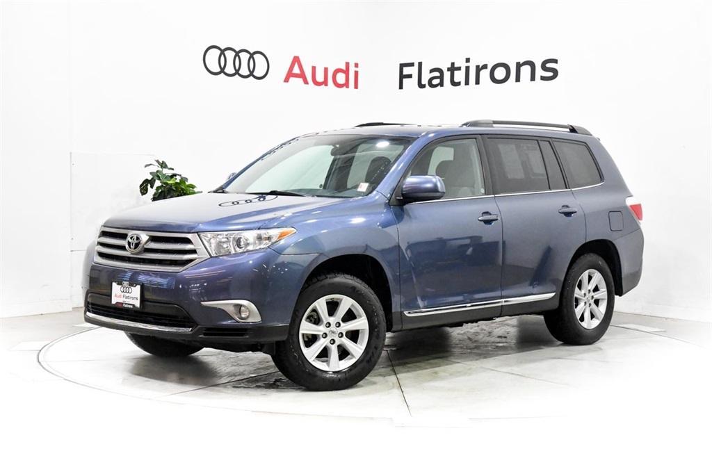 used 2013 Toyota Highlander car, priced at $19,300