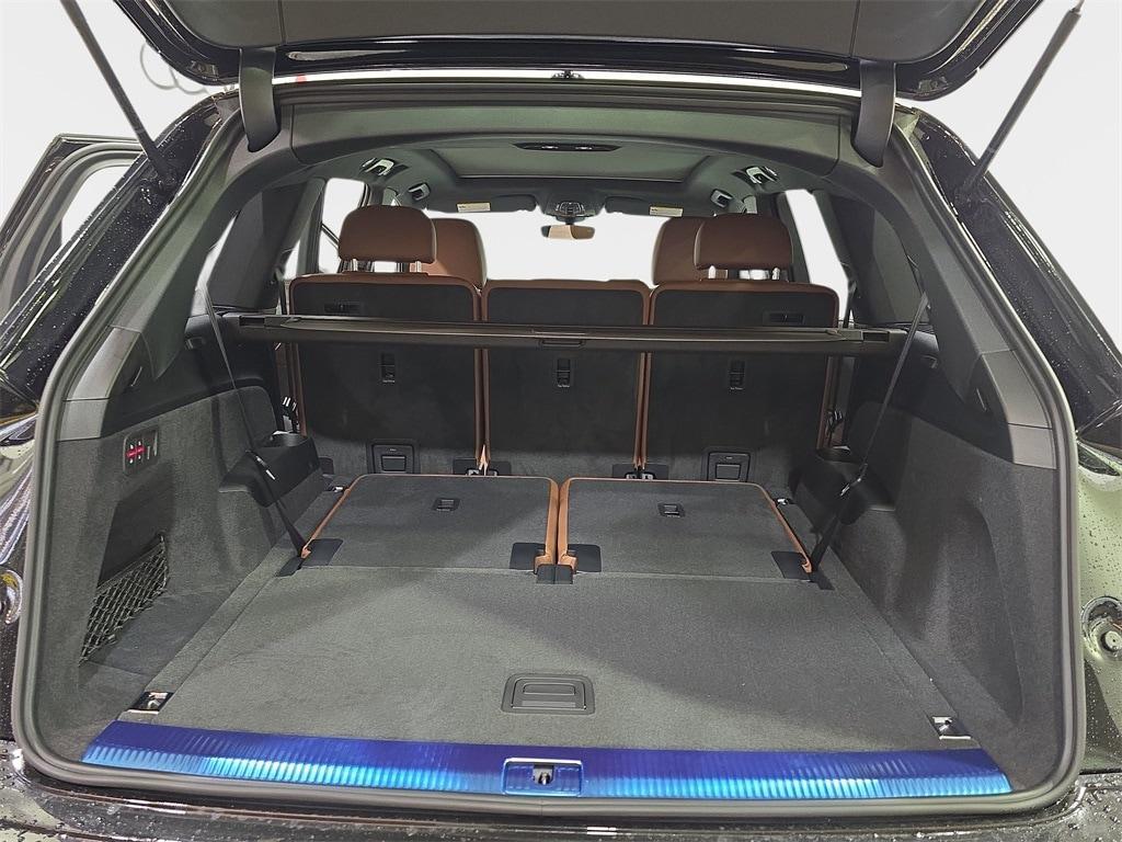 new 2025 Audi Q7 car, priced at $78,300