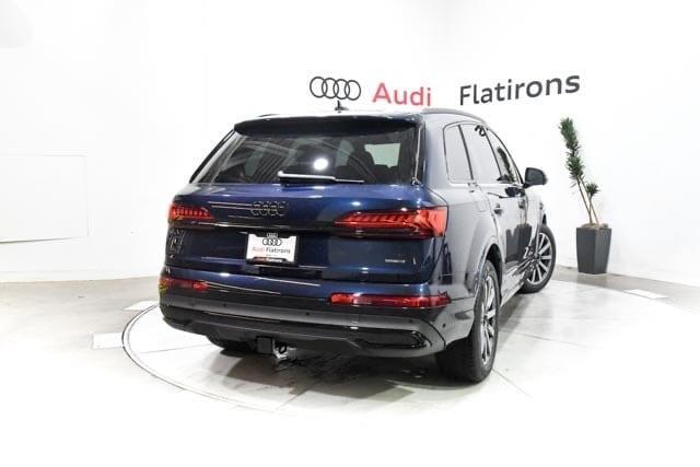 new 2024 Audi Q7 car, priced at $69,705