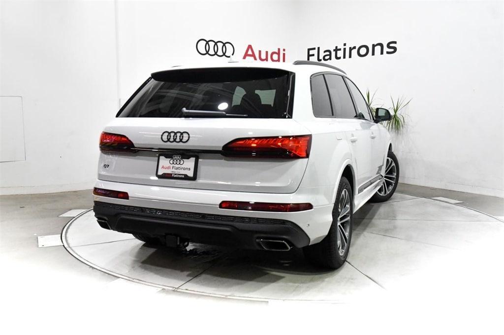 new 2025 Audi Q7 car, priced at $71,990