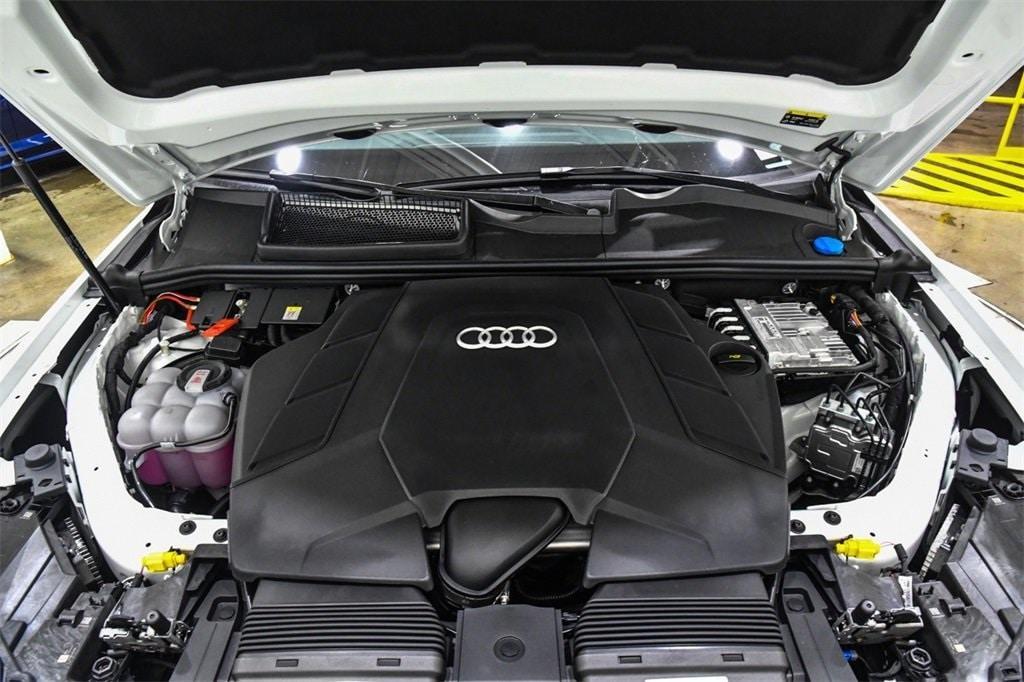 new 2025 Audi Q7 car, priced at $77,190