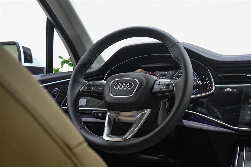 new 2025 Audi Q7 car, priced at $77,190