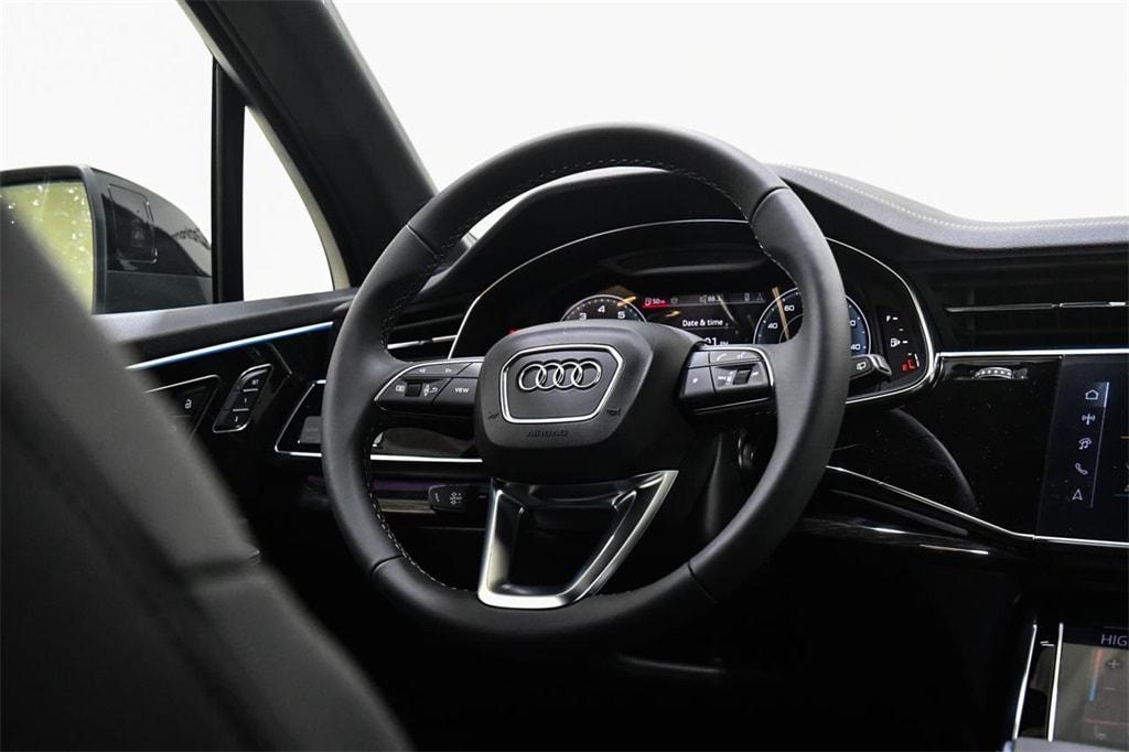 new 2025 Audi Q7 car, priced at $78,535