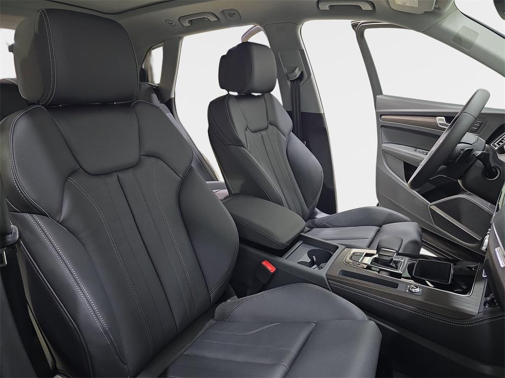 new 2025 Audi Q5 car, priced at $67,680