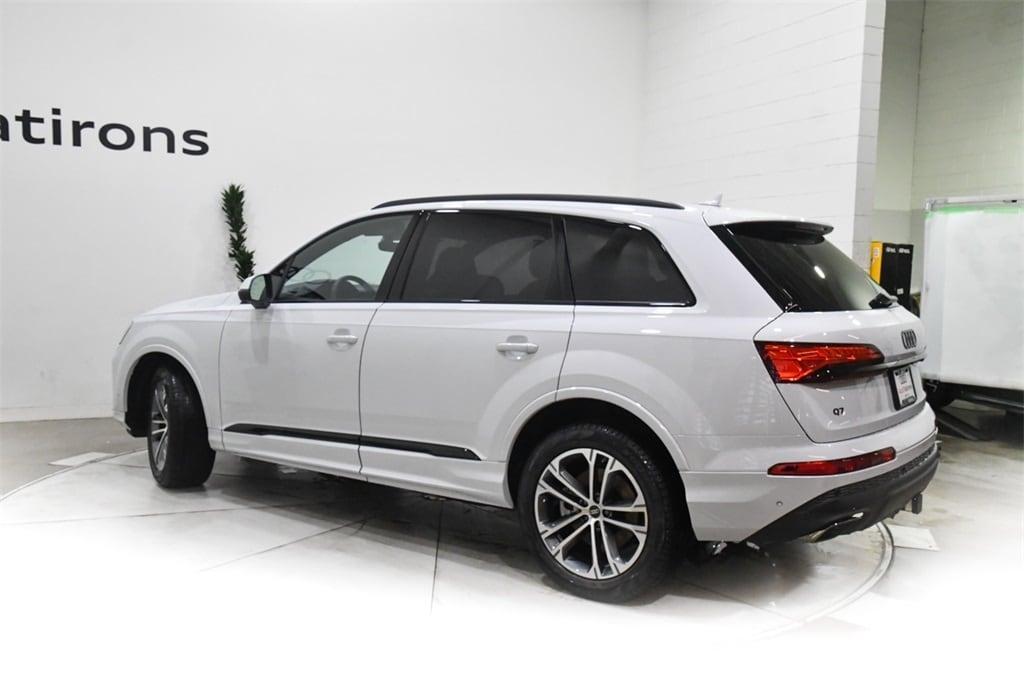 new 2025 Audi Q7 car