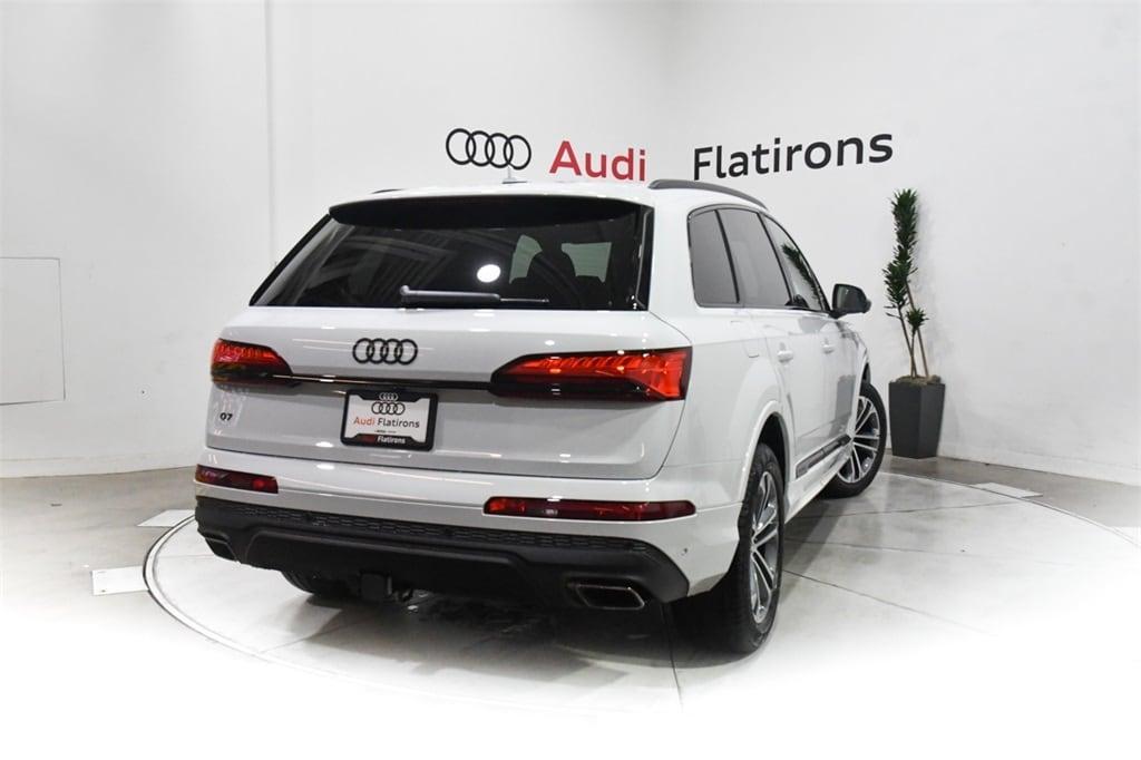 new 2025 Audi Q7 car