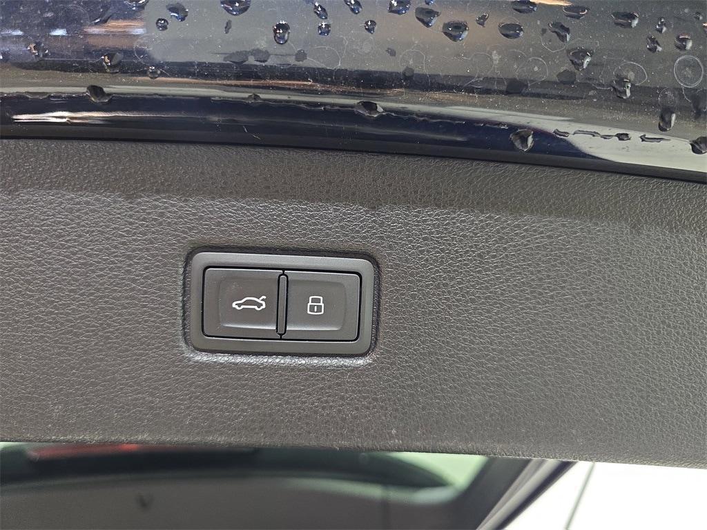 used 2018 Audi Q7 car, priced at $23,885