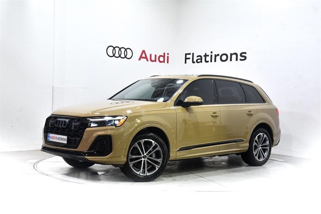 new 2025 Audi Q7 car, priced at $72,090