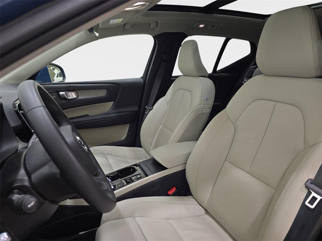used 2023 Volvo XC40 car, priced at $34,105