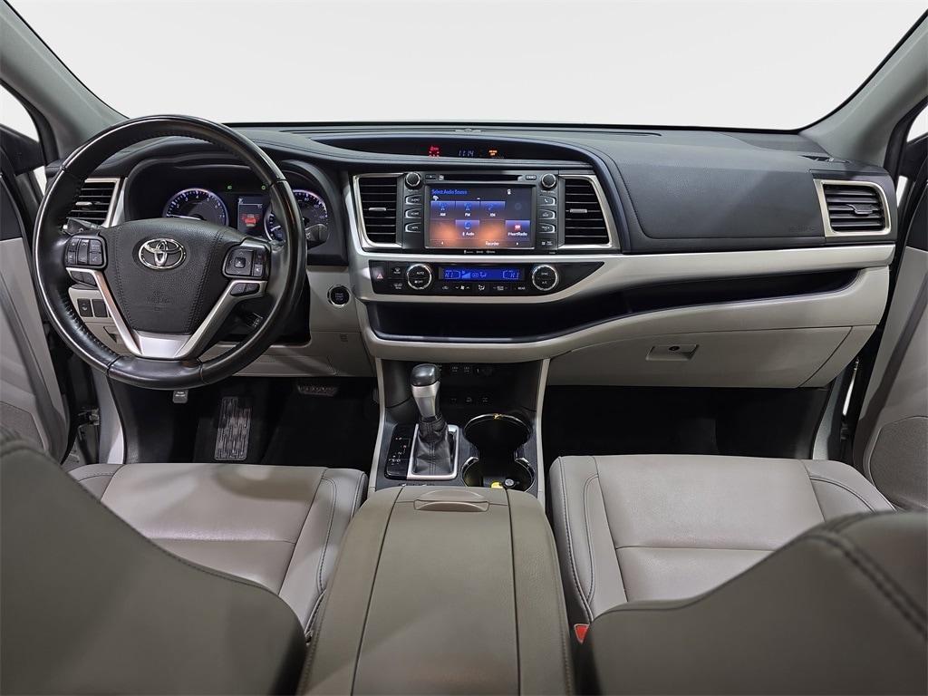 used 2019 Toyota Highlander car, priced at $32,295