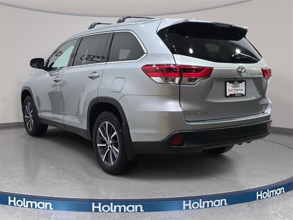 used 2019 Toyota Highlander car, priced at $32,295