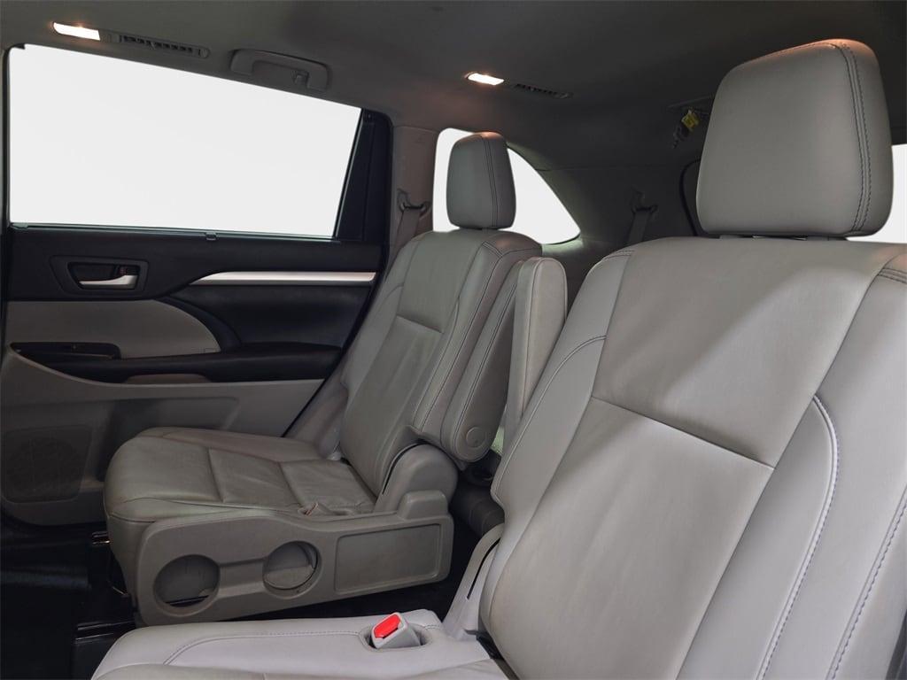 used 2019 Toyota Highlander car, priced at $32,295