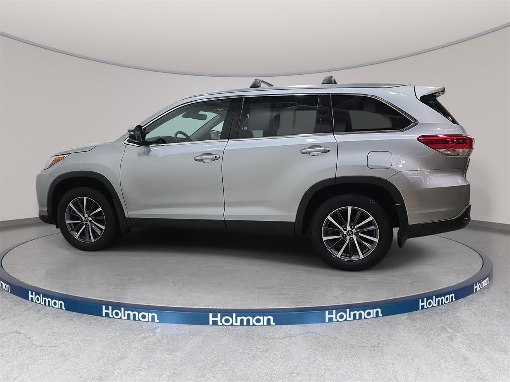 used 2019 Toyota Highlander car, priced at $32,295