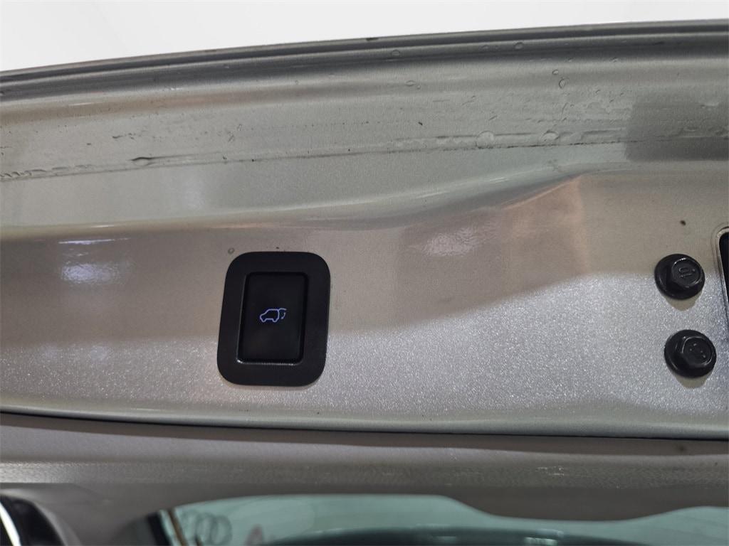used 2019 Toyota Highlander car, priced at $32,295